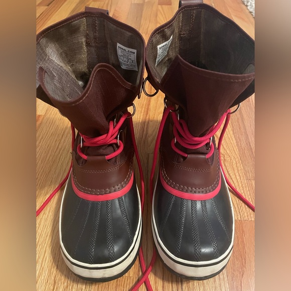 Women’s Sorel waterproof boots - Picture 2 of 12